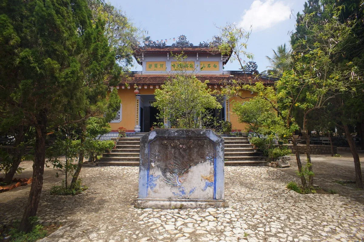 Cảnh quan Chùa Từ Quang