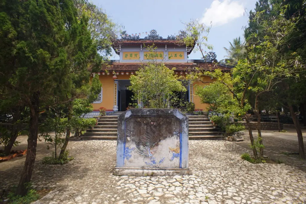 Cảnh quan Chùa Từ Quang