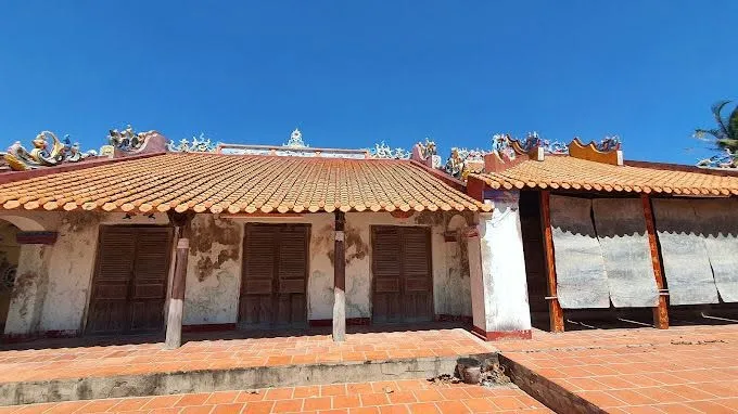 Cảnh quan Miếu Xóm Bánh