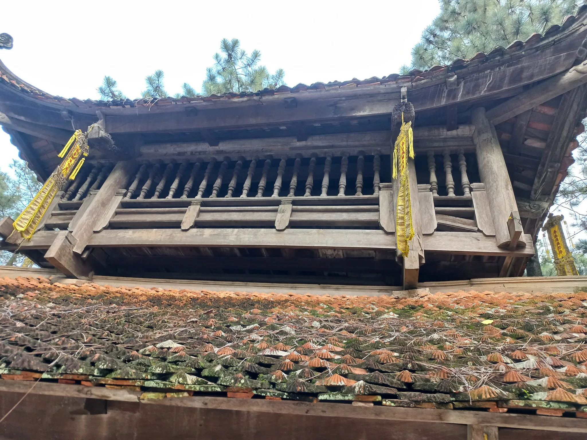 Kiến Trúc Gỗ gác chuông Chùa Trăm Gian