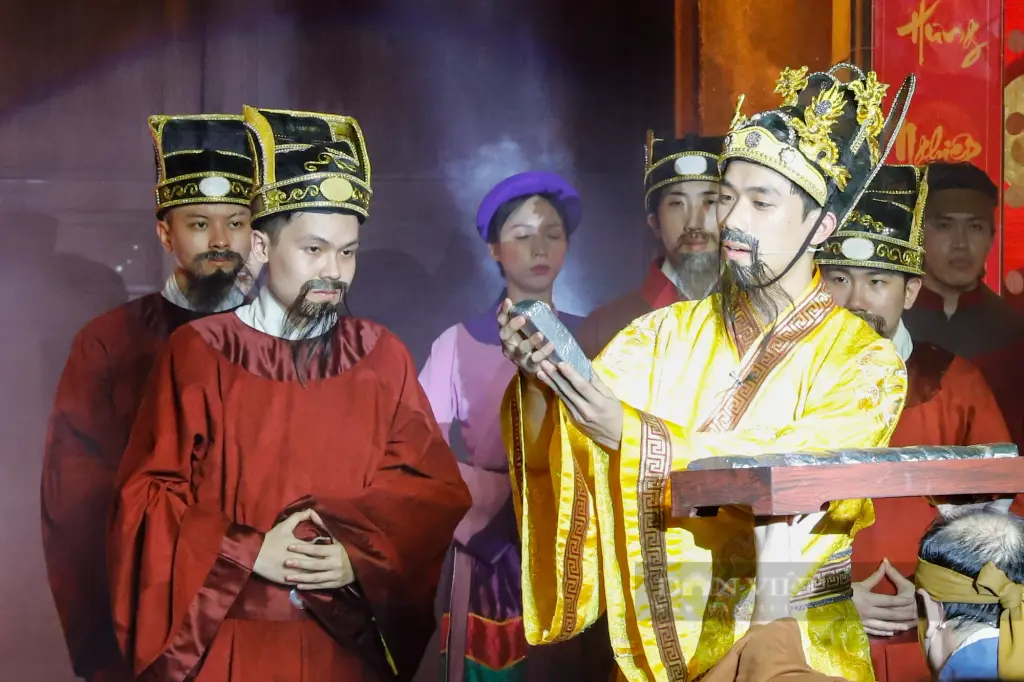 Văn nghệ tại Lễ hội đình Kim Ngân