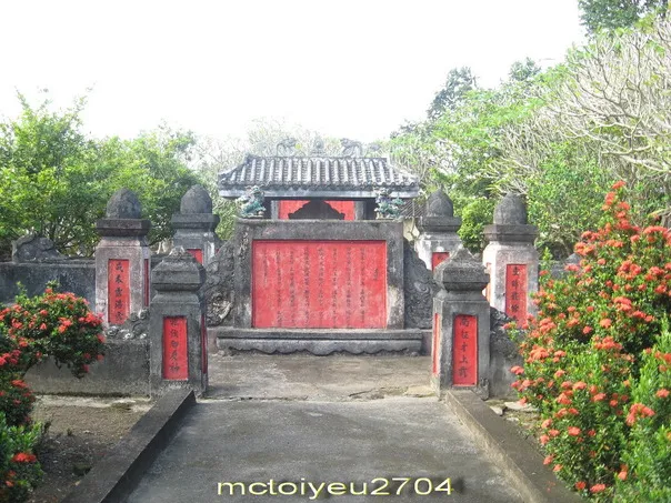 Cảnh quan Lăng và Đền thờ Nguyễn Huỳnh Đức