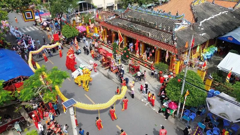 Quang cảnh Lễ hội đình Tân Lân