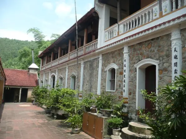 Khung cảnh Chùa Hàm Long