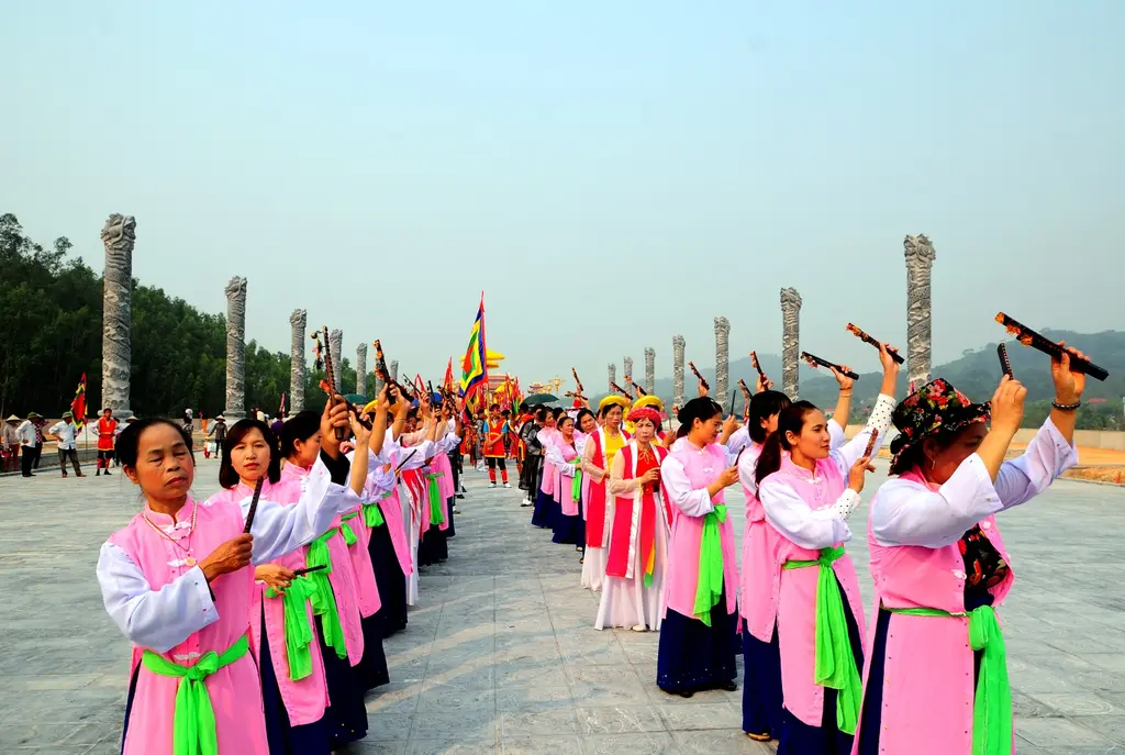 Đoàn rước Lễ hội Tây Thiên