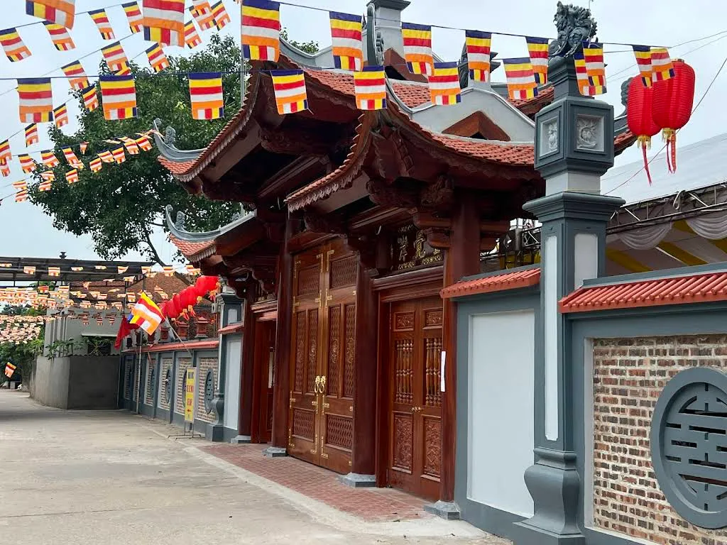 Cổng tam quan Chùa Đại Quang