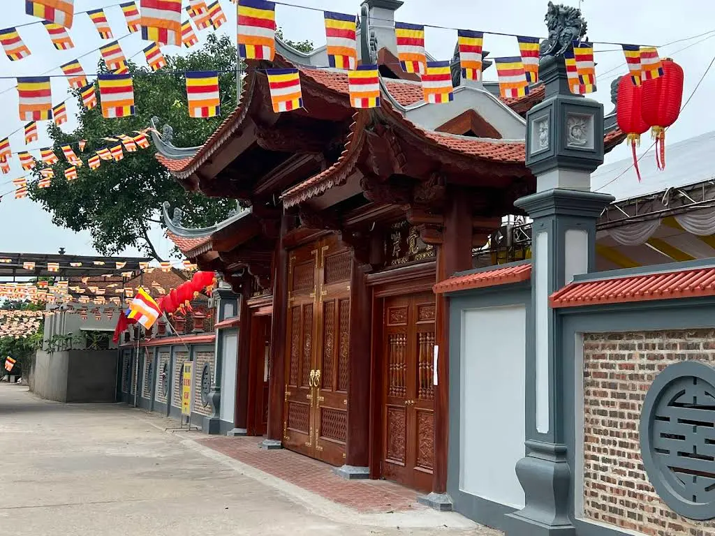 Cổng tam quan Chùa Đại Quang