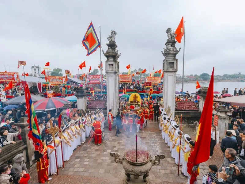 Toàn cảnh Lễ hội đền Cờn