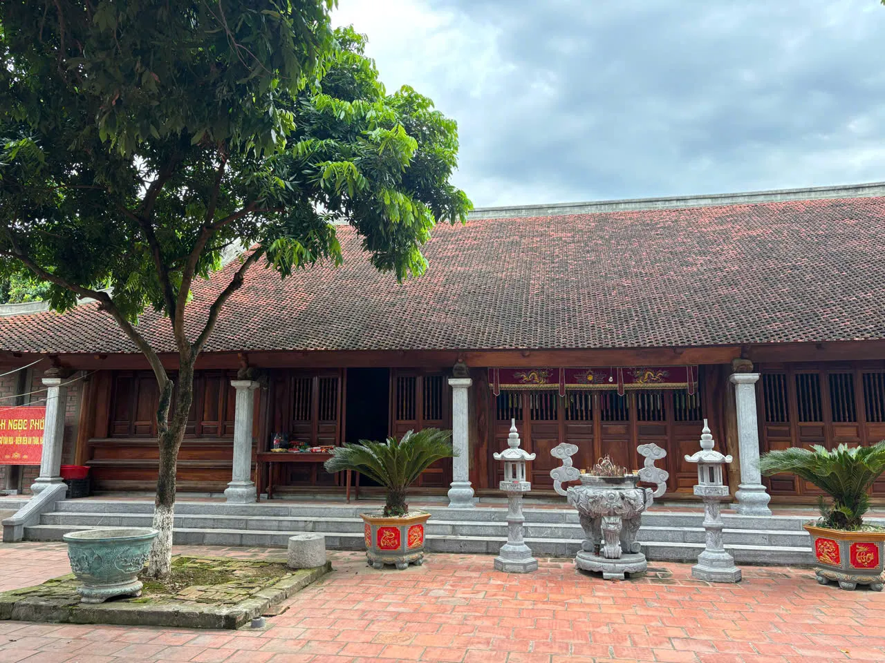 Toàn cảnh khuôn viên di tích Đình Ngọc Phúc