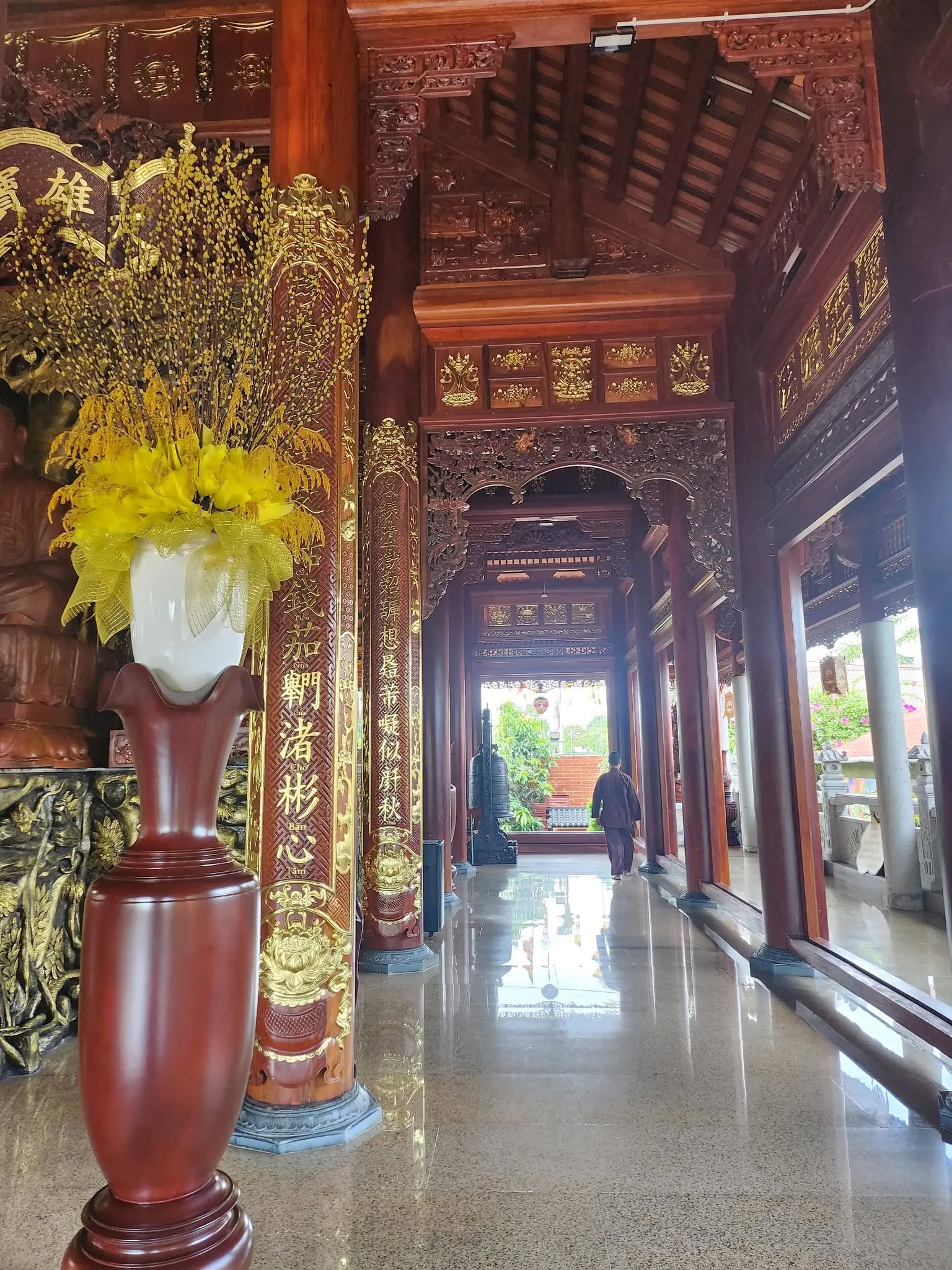 Bên trong Chùa Phổ Giác