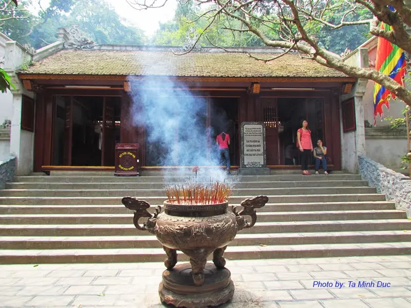 Không gian tại Đền Giếng