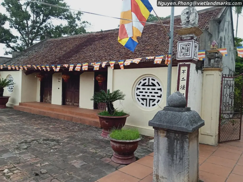 Cảnh quan Chùa Linh Quang