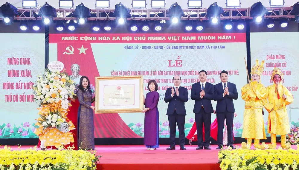 Trao Bằng ghi danh Lễ hội Đền Sái là Di sản văn hoá phi vật thể quốc gia
