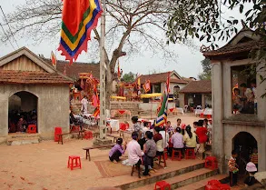 Không gian bên trong sân Đình Cộng Hòa