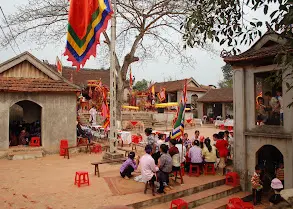 Không gian bên trong sân Đình Cộng Hòa