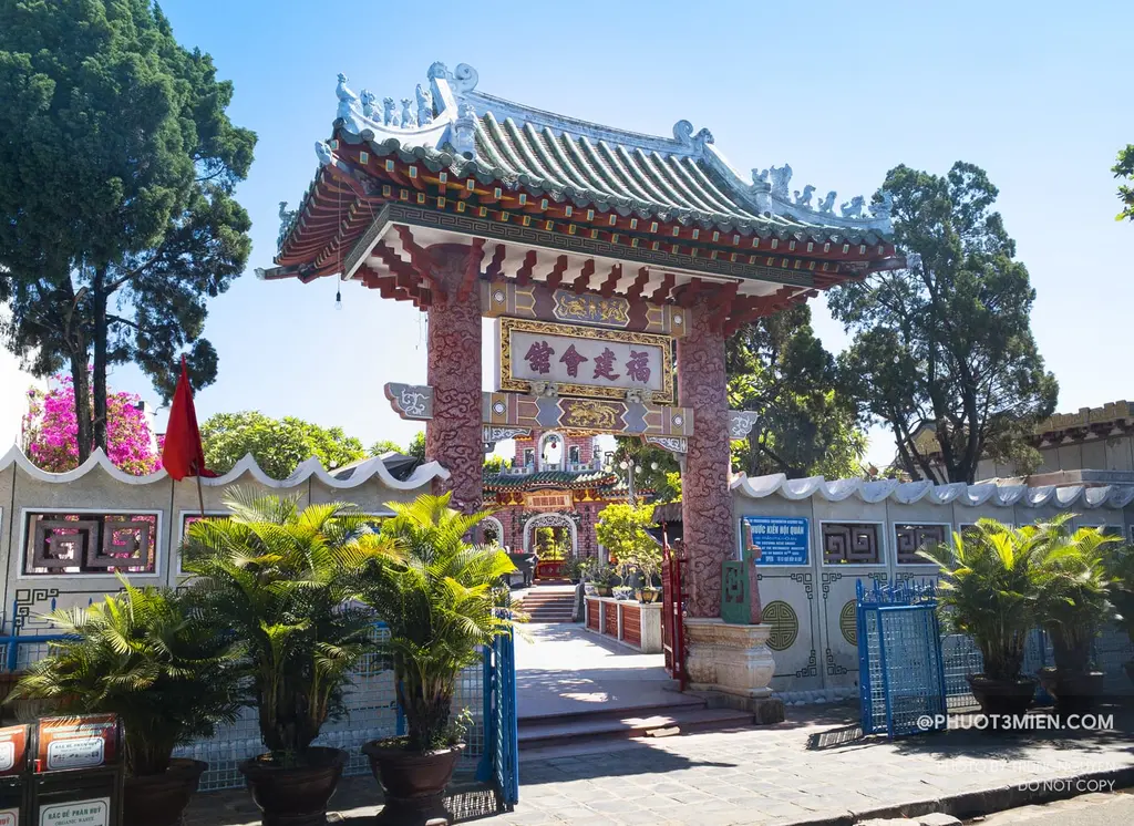 Cổng khu Hội Quán Phúc Kiến