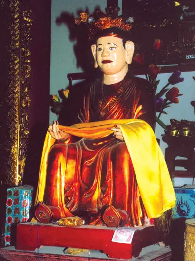 Tượng Hùng Nương công chúa tại Chùa Cấm