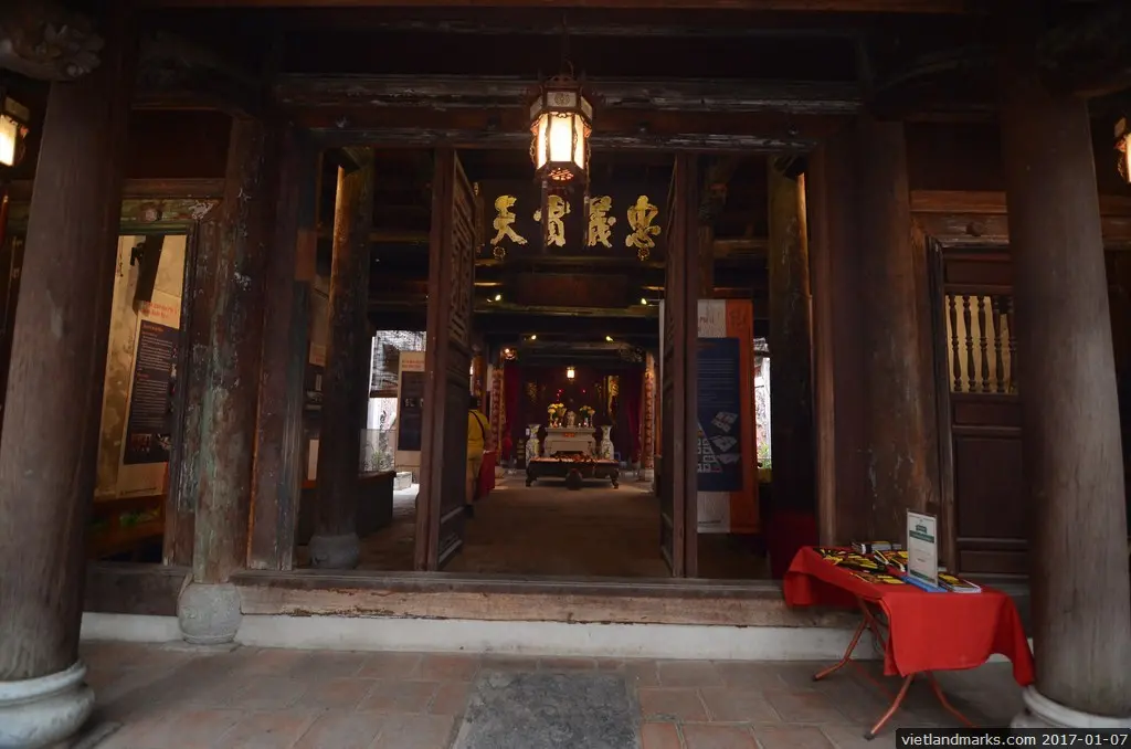 Không gian bên trong Đền Quan Đế