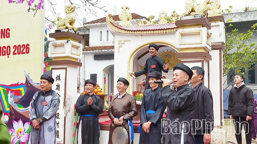 Nghi thức cướp "đũa bông, ném chài" Lễ hội đền Vân Luông