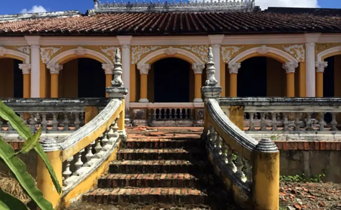 Cảnh quan di tích Nhà Cổ Thanh Phú Long