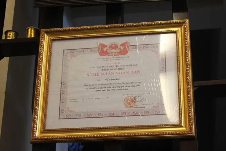Bằng khen được Chủ tịch nước phong tặng danh hiệu Nghệ nhân Nhân dân vào năm 2016