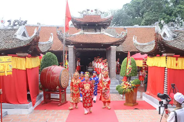 Đội nghi lễ tại Hội đình Chèm