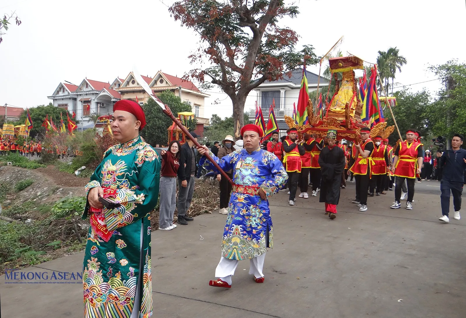 Đoàn rước tại Lễ hội Đền Cao