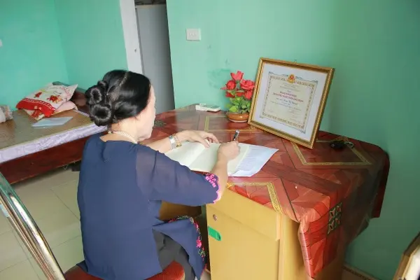 Nghệ nhân Đặng Thị Minh Nguyệt vẫn luôn say mê sáng tác những giai điệu dân ca ví, giặm Nghệ Tĩnh