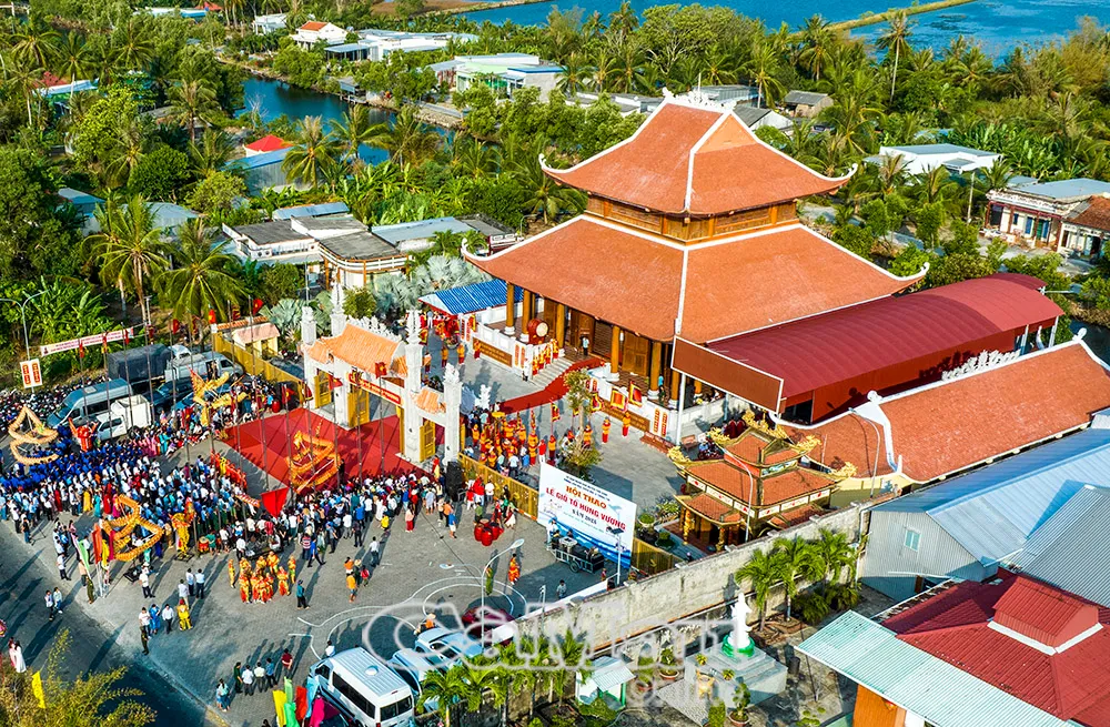 Tổng thể Đền Hùng