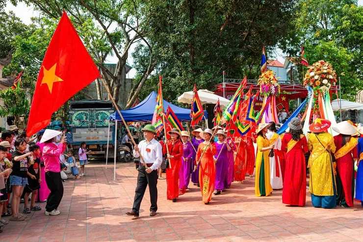 Đoàn rước tại Hội đình Canh Hoạch