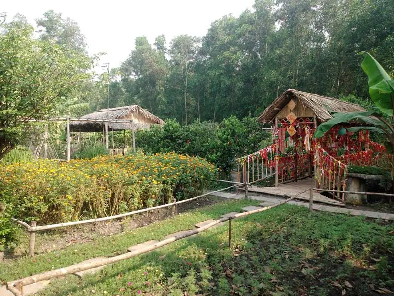 Khuôn viên Chùa Pháp Tạng