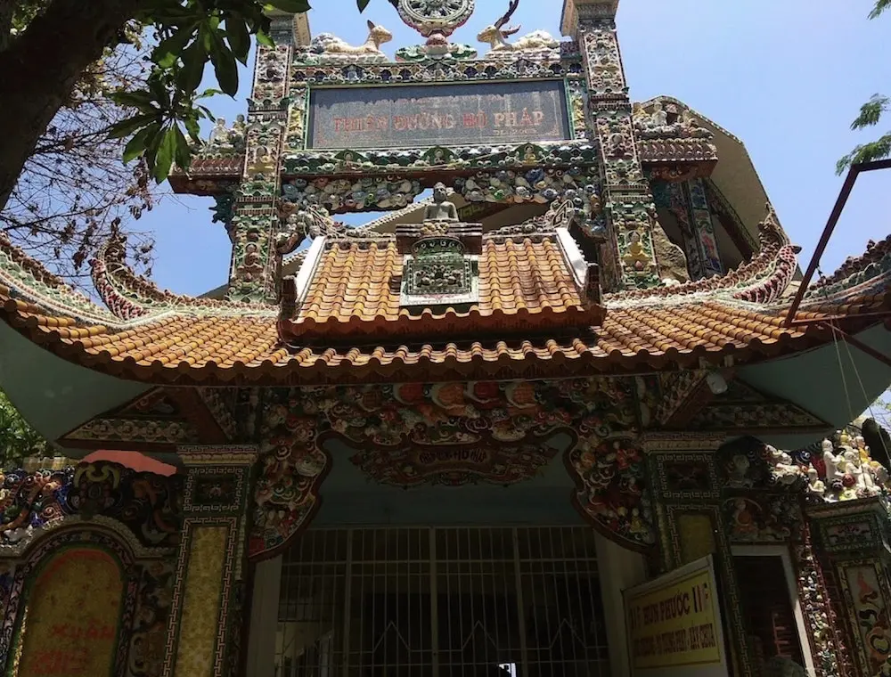 Cổng Tam Quan Thích Ca Phật Đài