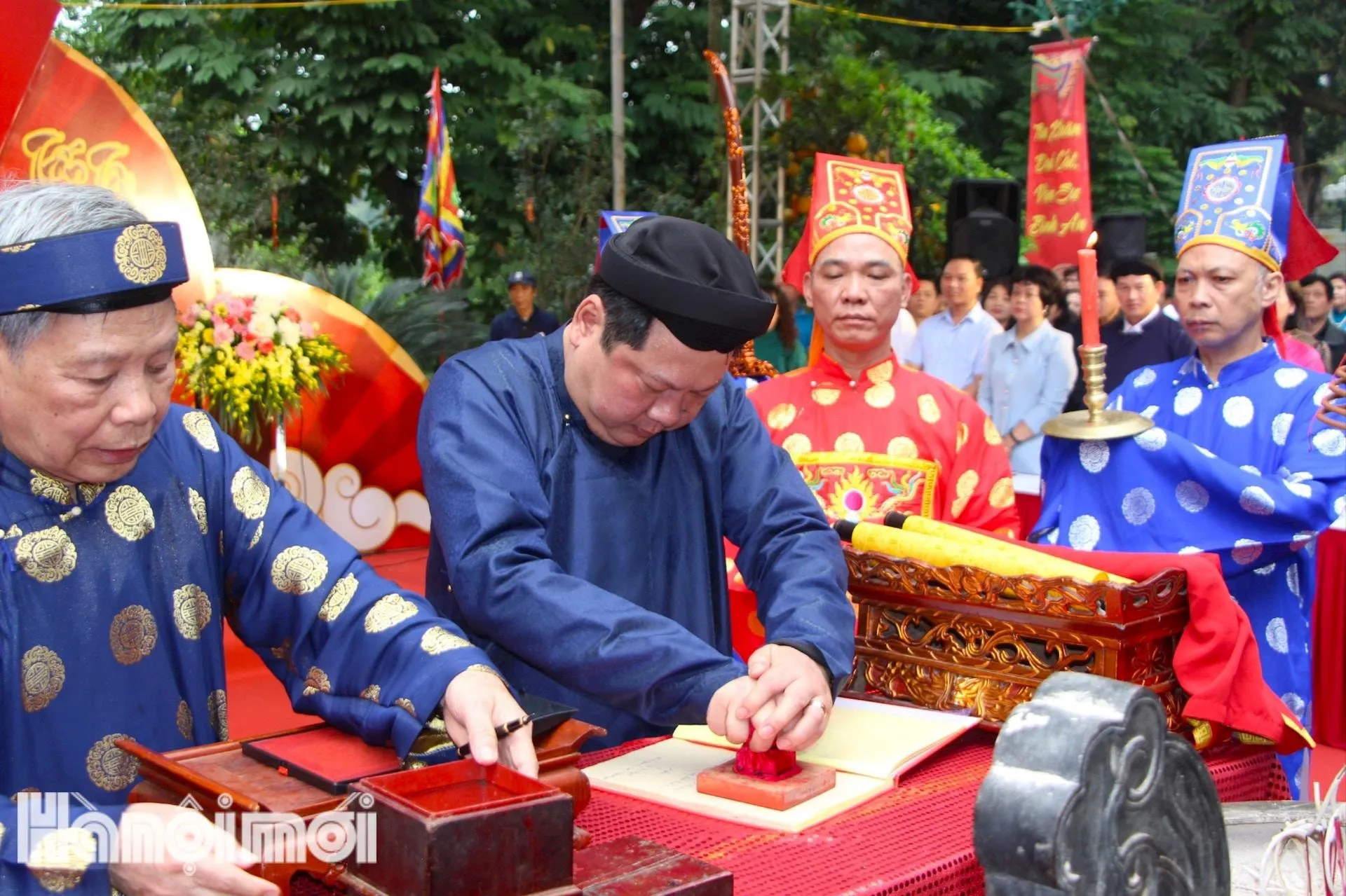 Khai Ấn Lý triều Đại Vương “Trấn Tây Thượng Đẳng” tại Hội đền Voi Phục