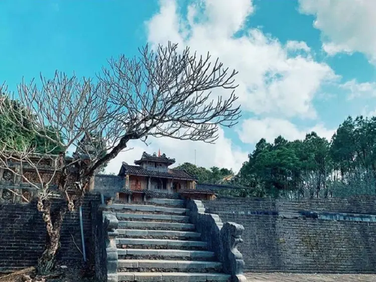 Cảnh quan Lăng Thiệu Trị (Huế)