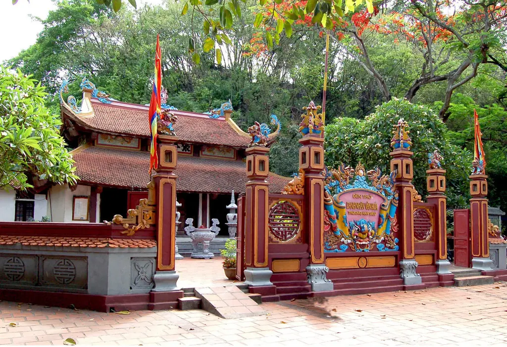 Đền thờ Trương Hán Siêu tại Núi Non Nước