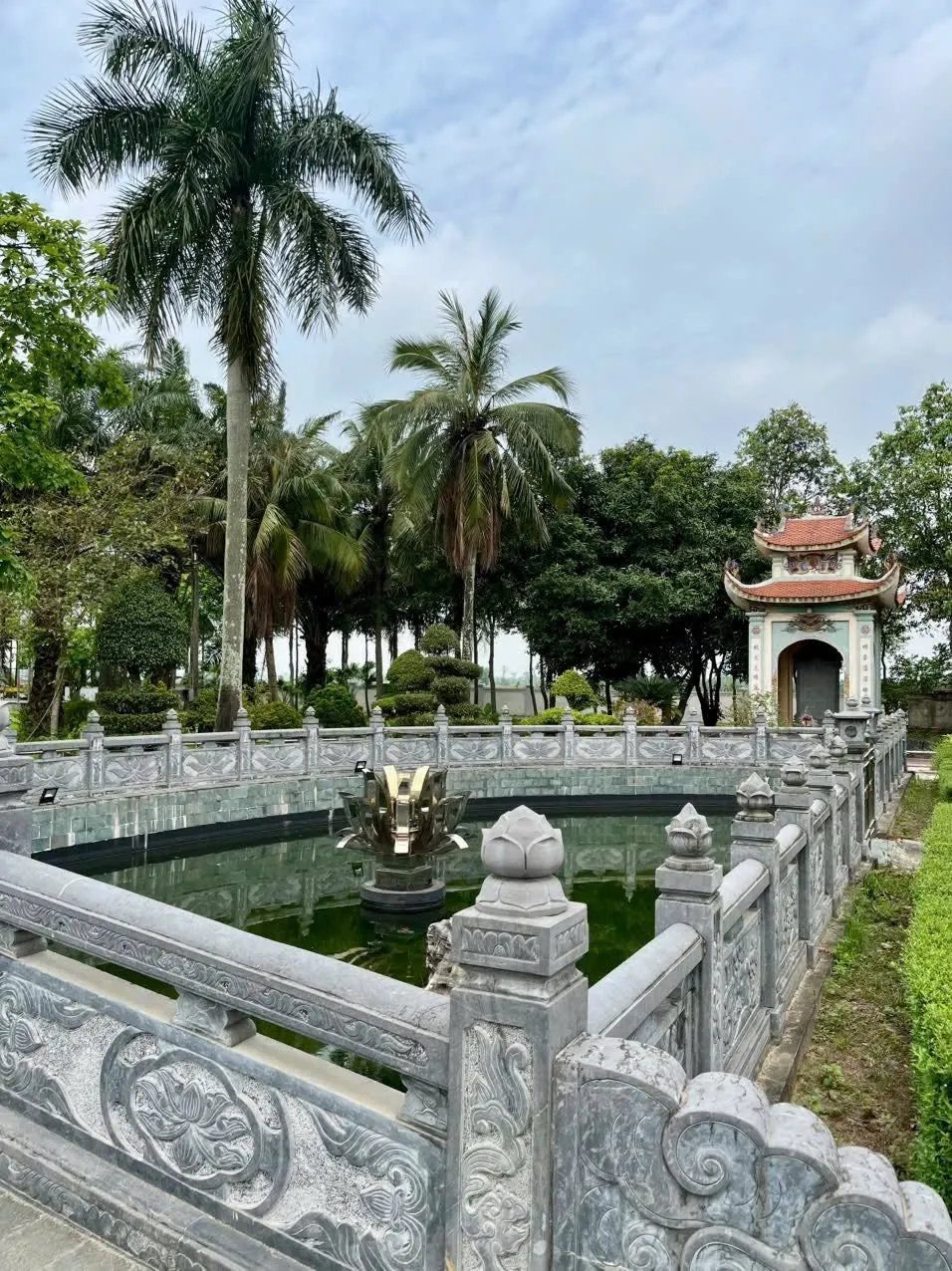 Cảnh quan tại Đền thờ Nguyễn Xí