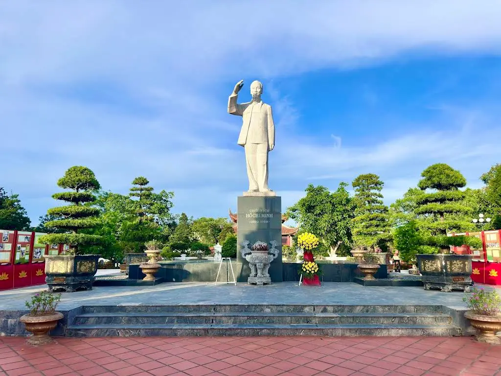 Cảnh quan Khu Di Tích Lưu Niệm Chủ Tịch Hồ Chí Minh Trên Đảo Cô Tô