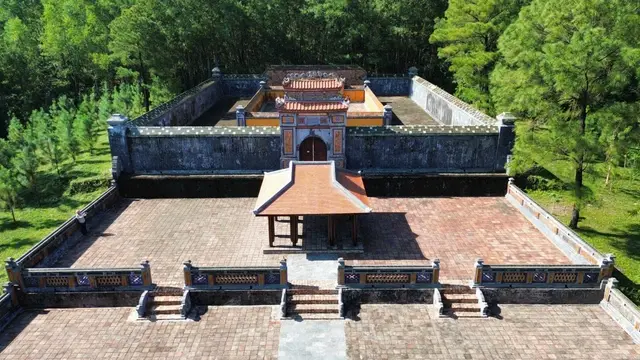 Lăng Thiệu Trị (Huế) nhìn từ trên cao