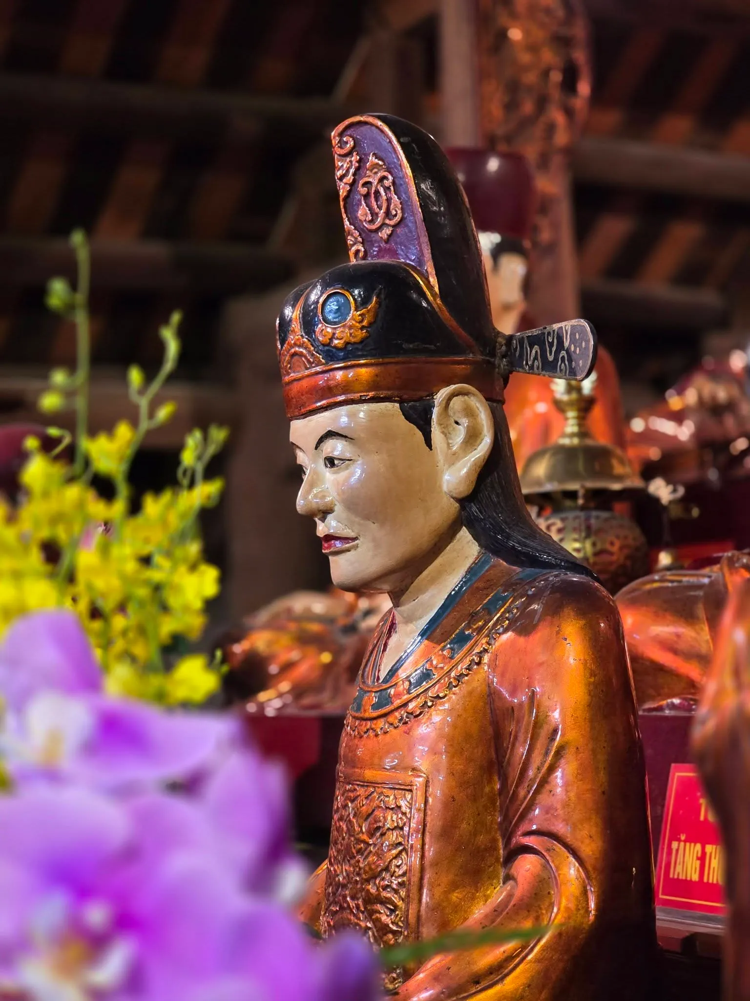 Tượng thờ trong chùa Côn Sơn (Thiên Tư Phúc tự)