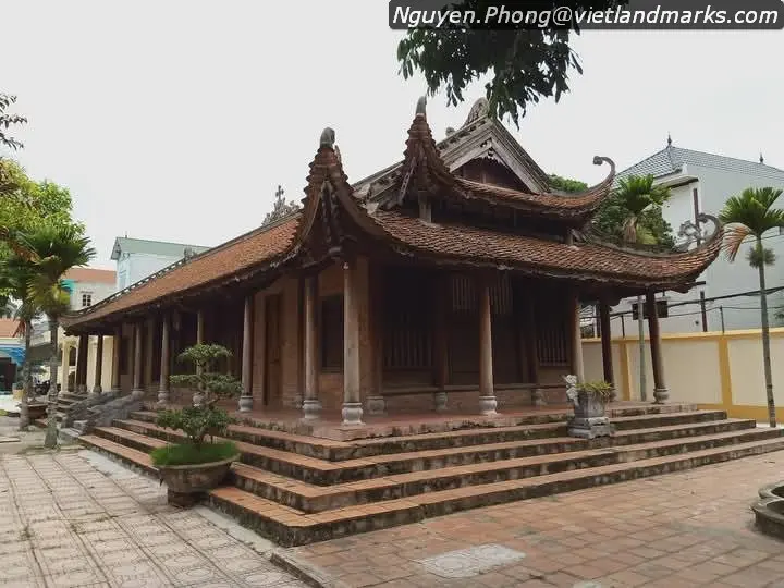Nhà thờ cổ tại Nhà thờ giáo xứ Đại Ơn