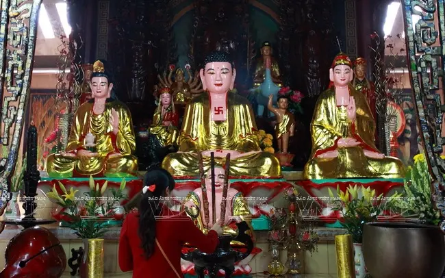Chính điện Chùa Phật Tổ