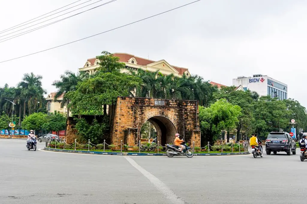 Thành Nhà Mạc (tuyên Quang) nhìn từ xa