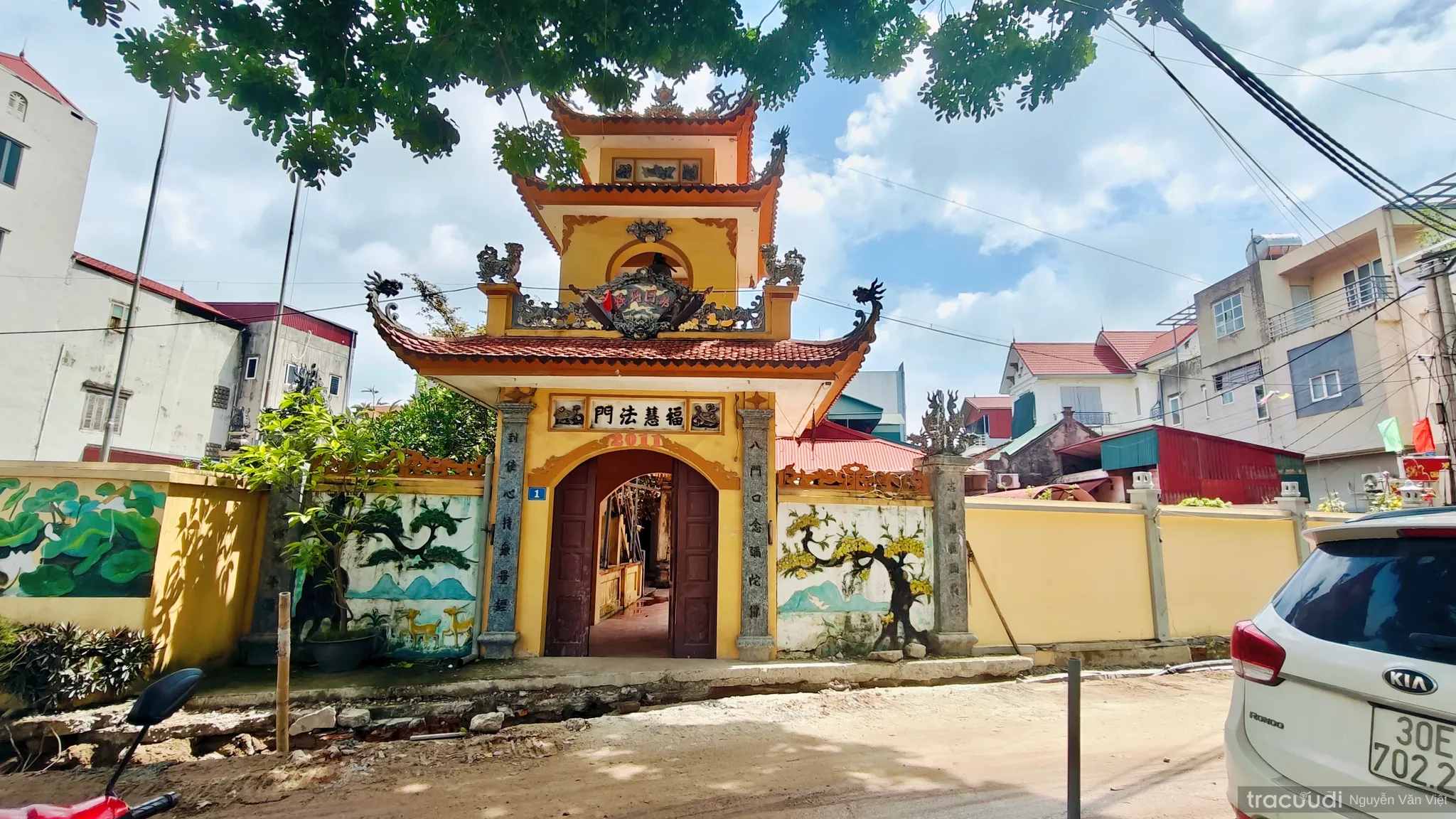 Cổng vào chùa Đại Điền