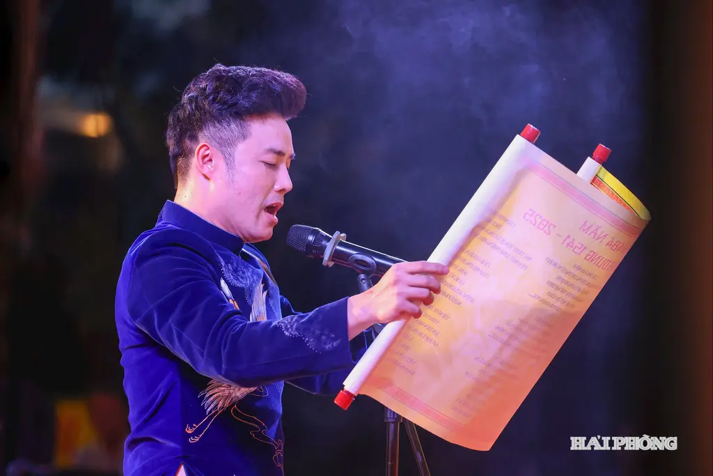 Tấu trình chúc văn tưởng niệm tại Lễ giỗ Mạc Thái Tổ