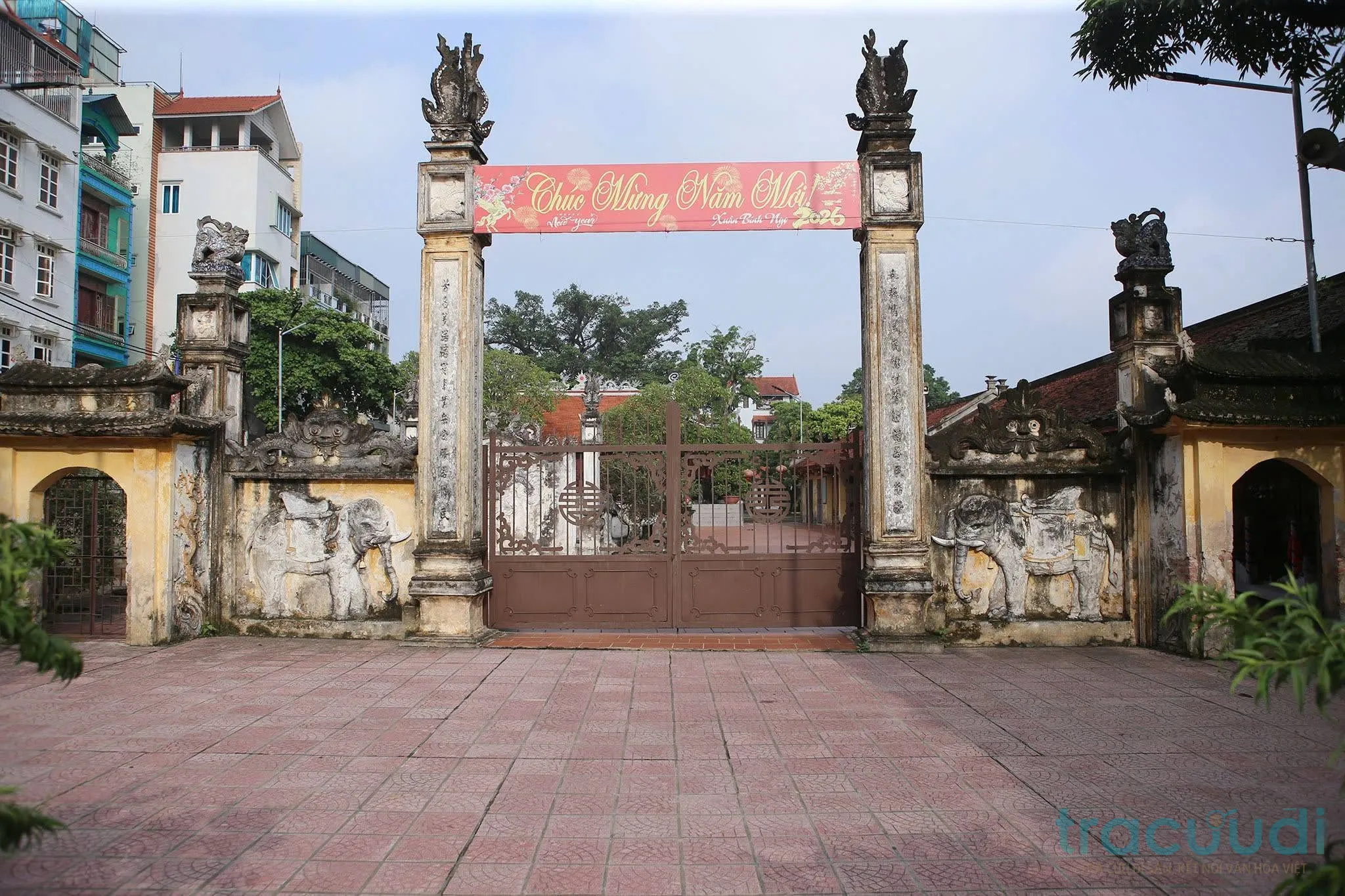 Cổng đình Thị Cấm