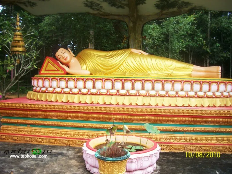 Tượng Phật nằm tại Chùa Chim
