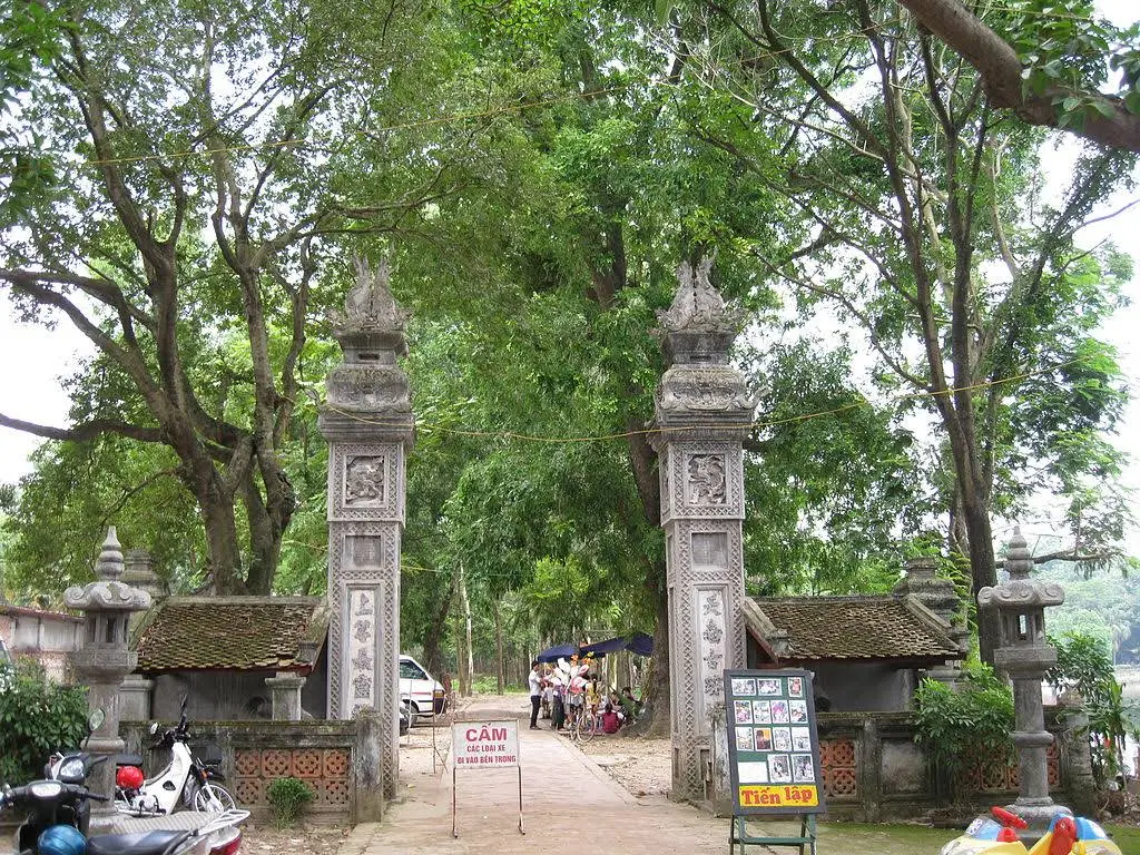 Cảnh quan di tích Đền Thuỵ Khuê