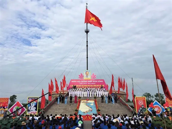 Lễ Thượng cờ tại Lễ hội Thống nhất non sông