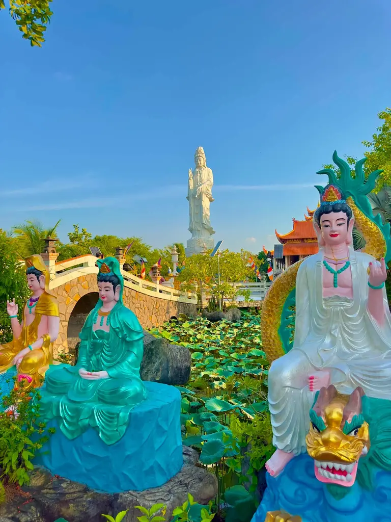 Quang cảnh tại Chùa Từ Phong