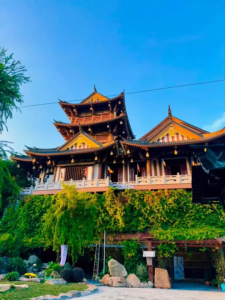 Cảnh quan Tu viện Khánh An